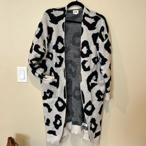 Duster length long sleeve cardigan- leopard print- Size Small